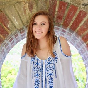 Meet your Posher, Hollie